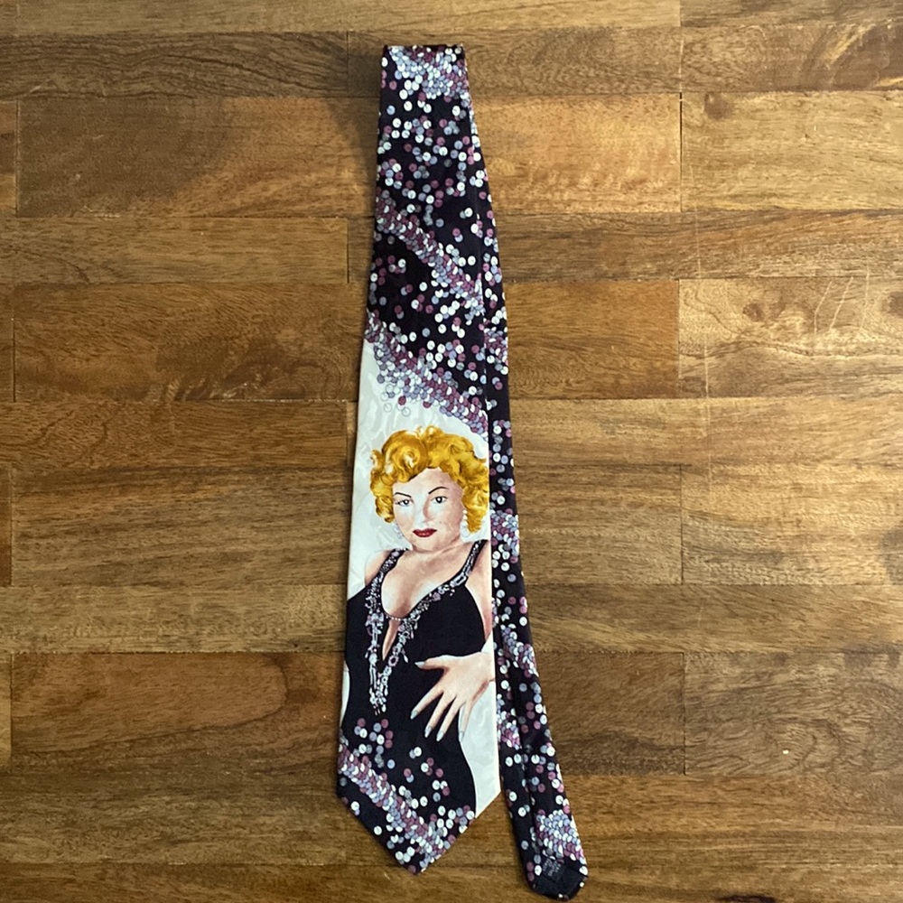 Bernard of Hollywood Marilyn Monroe tie 100% silk